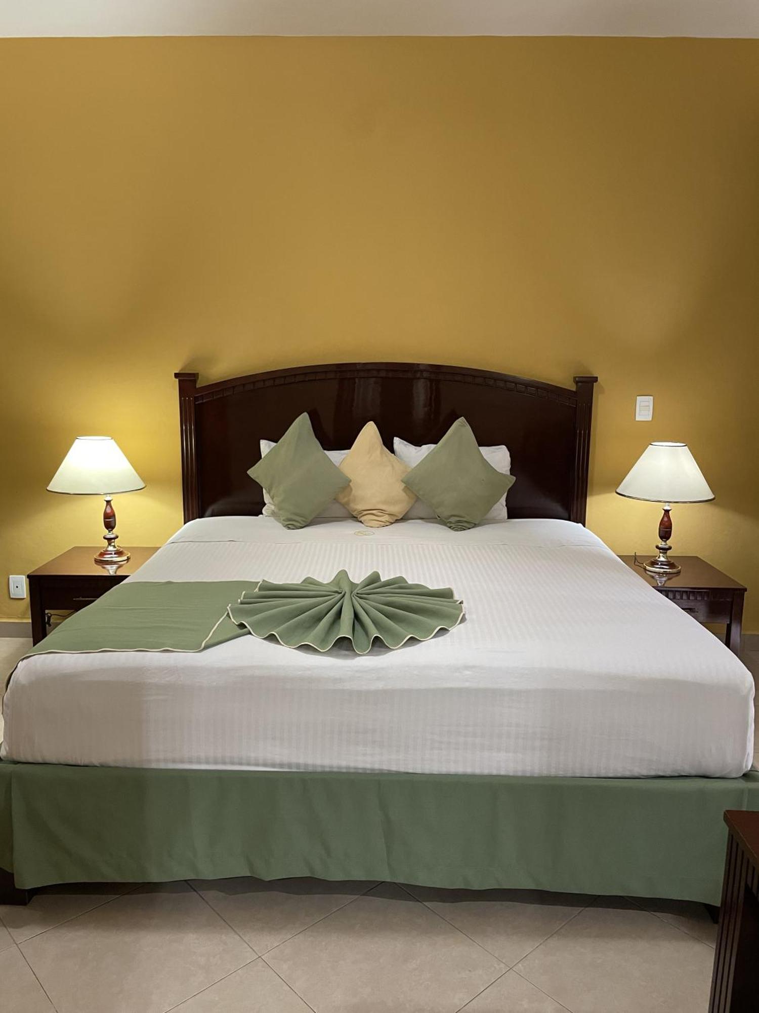 Hotel Centenario Iguala Bagian luar foto
